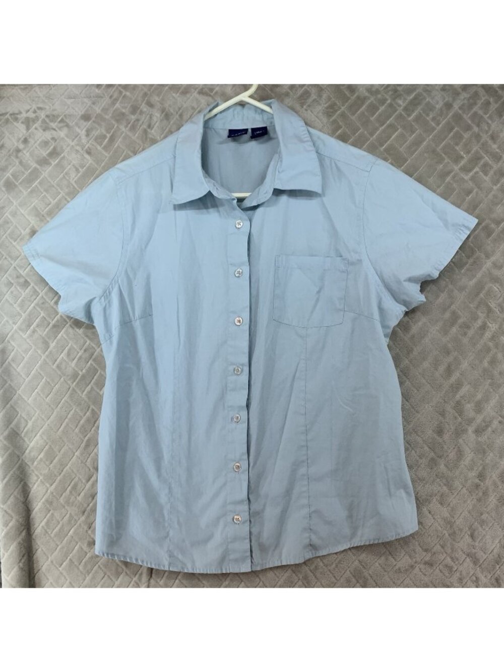 Basic Editions Shirt Womens L Light Blue Button Up Short Sleeve Classic Fit